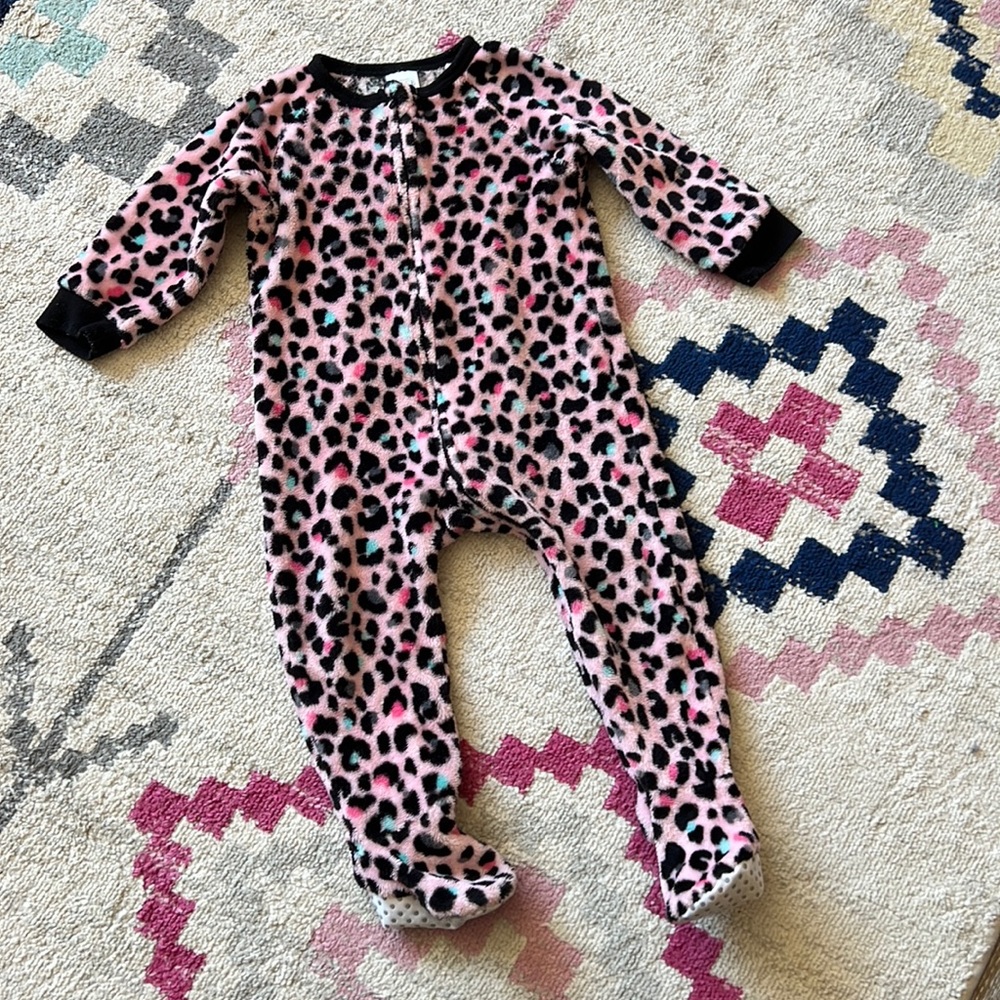 The Children’s Place Girls Pink Leopard Print Fuzzy Footie Pjs Size 18-24 Months